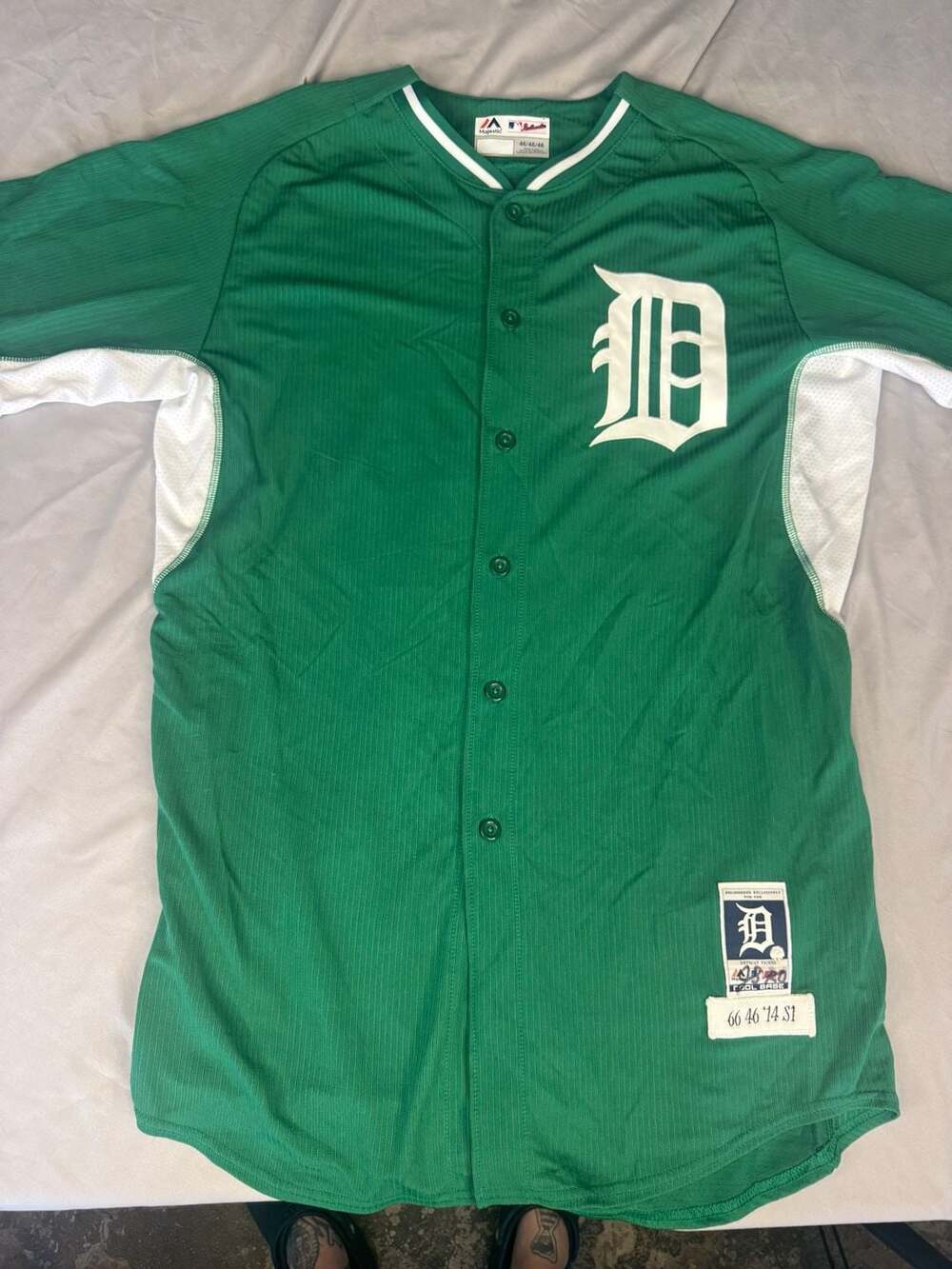 Majestic Detroit Tigers Jersey Size 46 Green St. Patrick's Day Marinez